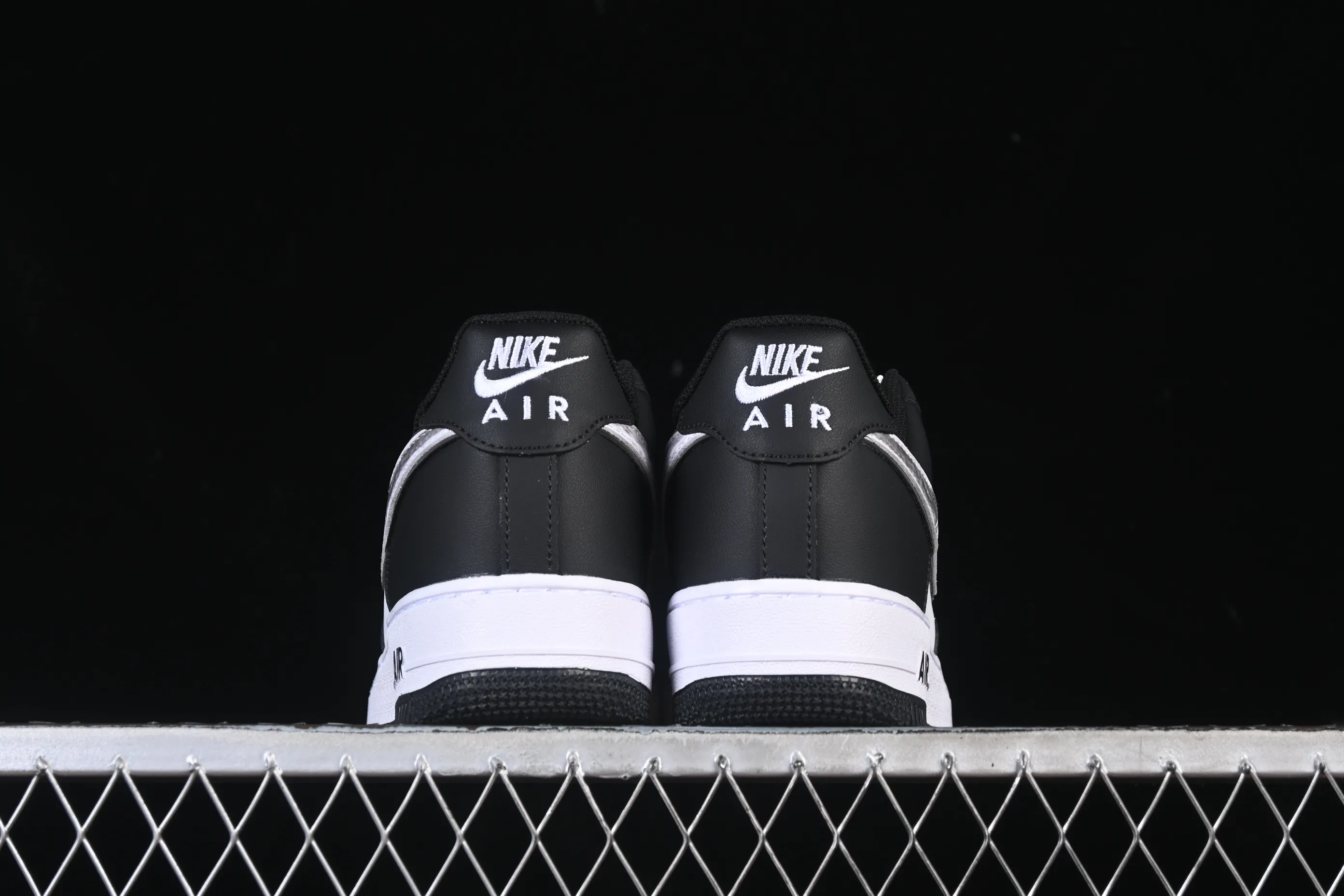All categories Nk Air Force 1 Air Force series Nk Air Force 1 Low Air Force low-top Nike Air Force 1'07 Low black and white crack Air Force 1 low-top casual sneakers ZH0316-118